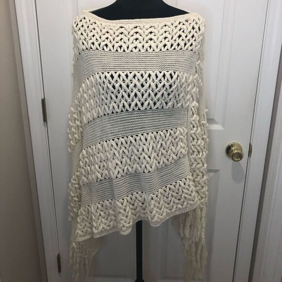 Riah Fashion Jackets & Blazers - NWT Riah Fashion pullover poncho with fringe